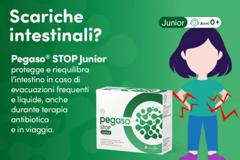 Immagine con pack prodotto e scritte: "Scariche intestinali? Pegaso® STOP JUNIOR (da 0+ anni) protegge e riequilibra l’intestino in caso di evacuazioni frequenti e liquide, anche durante terapia antibiotica e in viaggio."